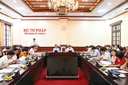 Đẩy mạnh phân quyền, phân cấp, tạo sự chủ động, sáng tạo cho Hà Nội