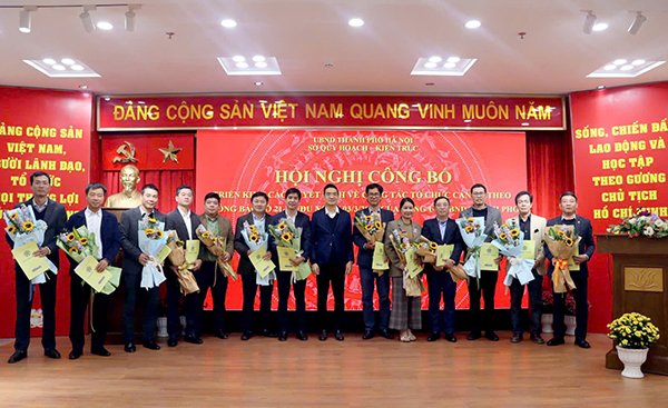 Sở Quy hoạch – Kiến trúc Hà Nội bổ nhiệm các chức danh quản lý các phòng, ban, đơn vị theo Quyết định số 14/2025/QĐ-UBND ngày 28/02/2025 của UBND Thành phố Hà Nội.